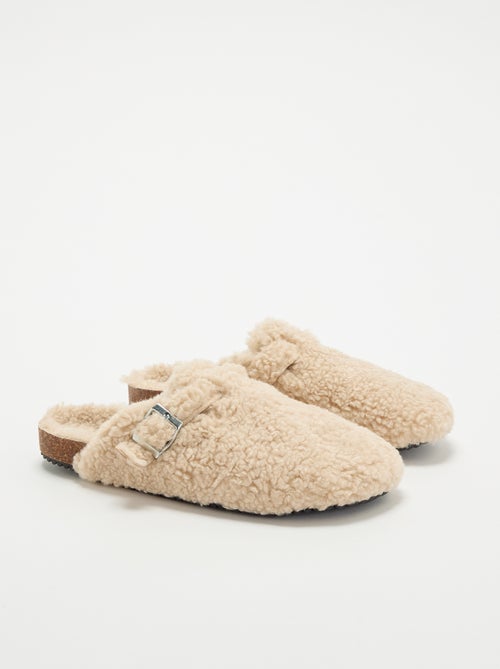 Chaussons mules effet moutonné avec bride - Kiabi Chaussons mules effet moutonné avec bride - Kiabi