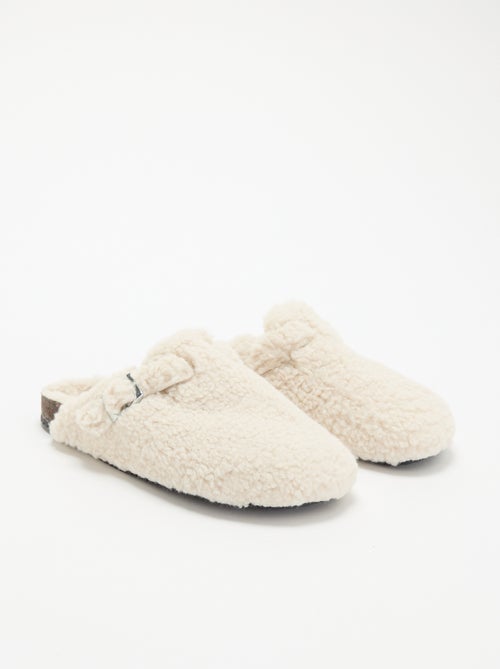 Chaussons mules effet moutonné avec bride - Kiabi Chaussons mules effet moutonné avec bride - Kiabi