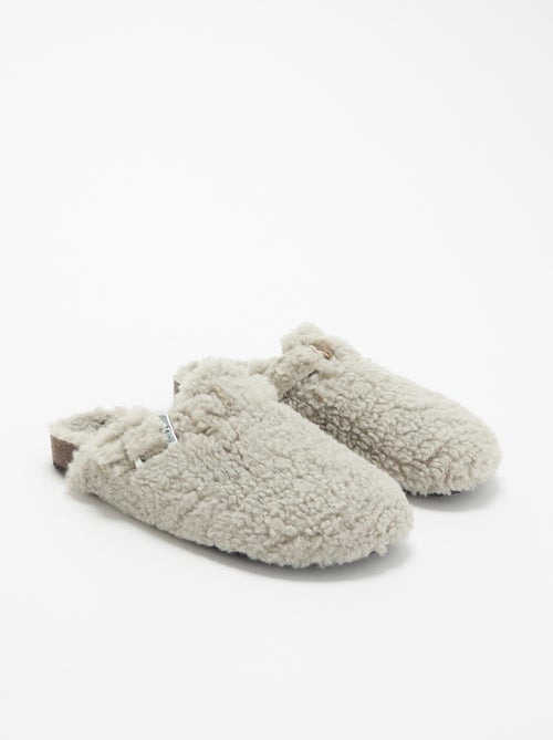 Chaussons mules effet moutonné avec bride - Kiabi Chaussons mules effet moutonné avec bride - Kiabi