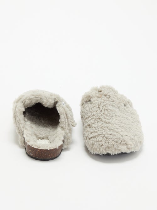 Chaussons mules effet moutonné avec bride - Kiabi Chaussons mules effet moutonné avec bride - Kiabi