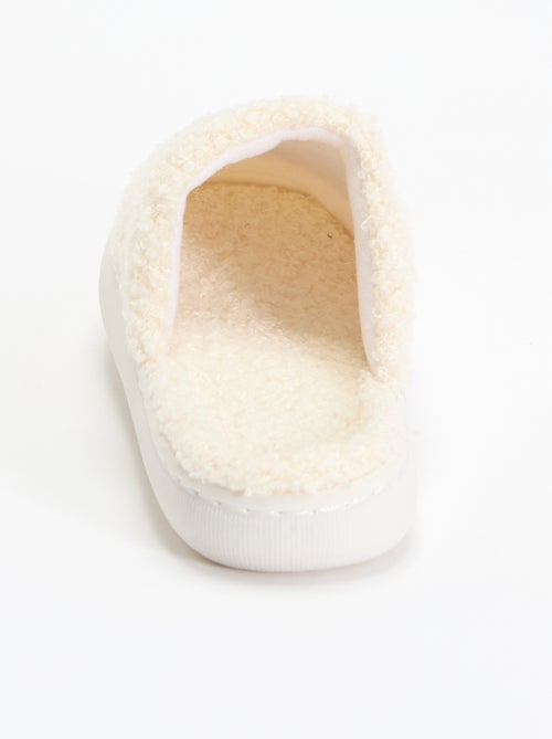 Chaussons mules en maille bouclette - Kiabi Chaussons mules en maille bouclette - Kiabi