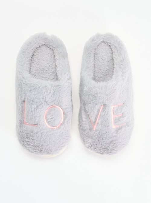 Chaussons mules en maille peluche - Kiabi Chaussons mules en maille peluche - Kiabi