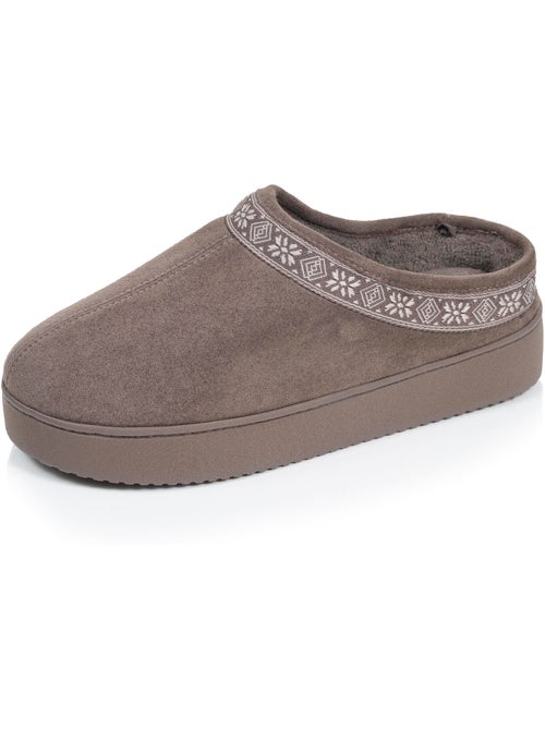 Chaussons mules suédine semelle plateforme femme Isotoner - Kiabi Chaussons mules suédine semelle plateforme femme Isotoner - Kiabi