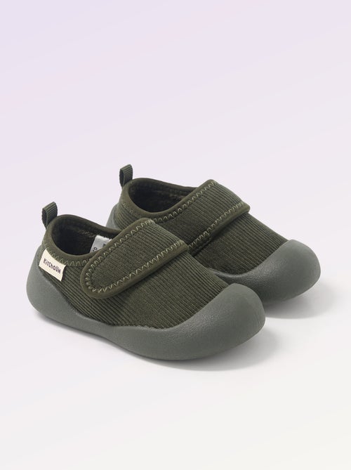 Chaussons souples à tige basse - Motricité 3: '1ers pas' - Kitchoun - Kiabi Chaussons souples à tige basse - Motricité 3: '1ers pas' - Kitchoun - Kiabi