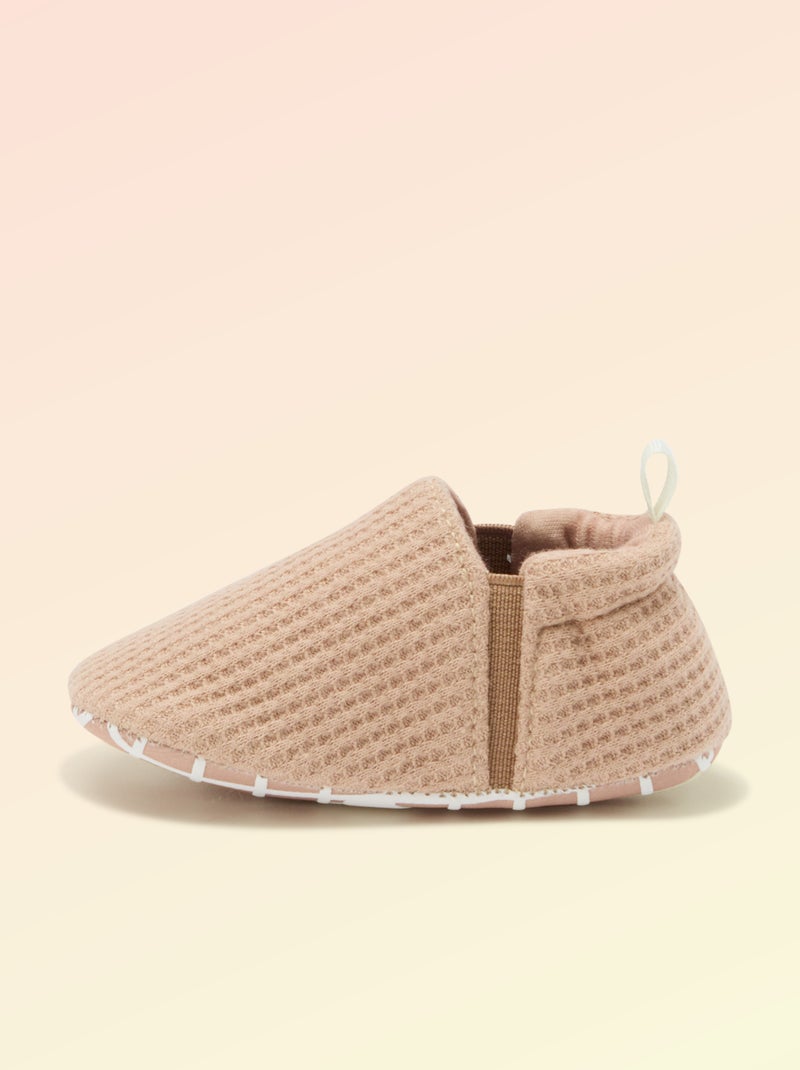 Chaussons souples avec élastiques motricité 1 - Kitchoun Marron - Kiabi