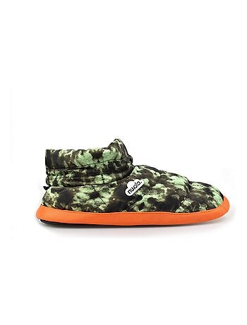 Chaussons verts unisexes avec semelle en gomme