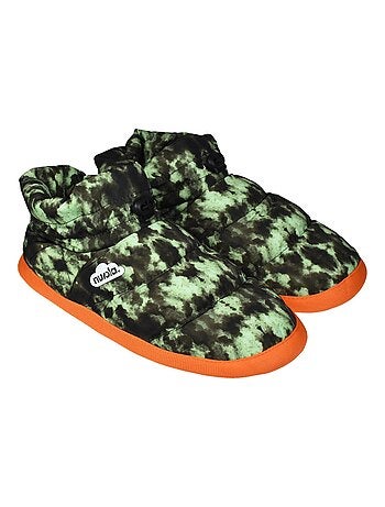 Chaussons verts unisexes avec semelles en gomme