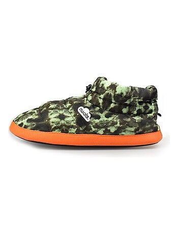 Chaussons verts unisexes avec semelles en gomme