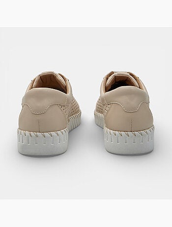 Chaussure à lacets en cuir ajouré Bata