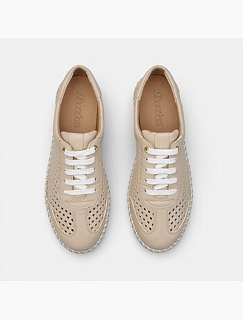 Chaussure à lacets en cuir ajouré Bata