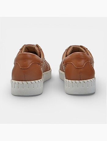 Chaussure à lacets en cuir ajouré Bata