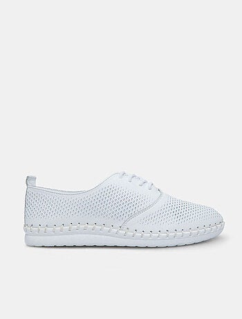 Chaussure à lacets en cuir BATA