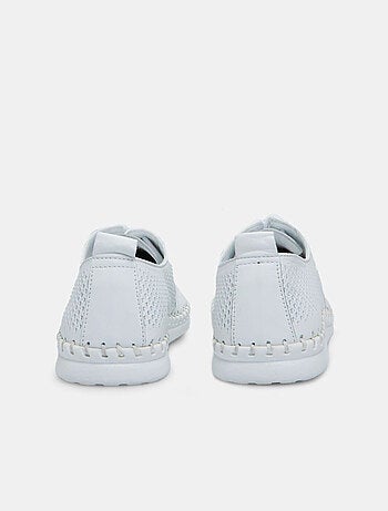 Chaussure à lacets en cuir BATA
