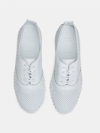 Chaussure à lacets en cuir BATA
