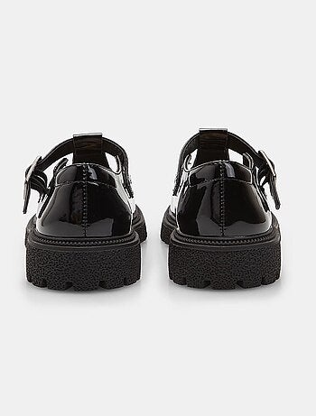 Chaussure avec semelle track bata