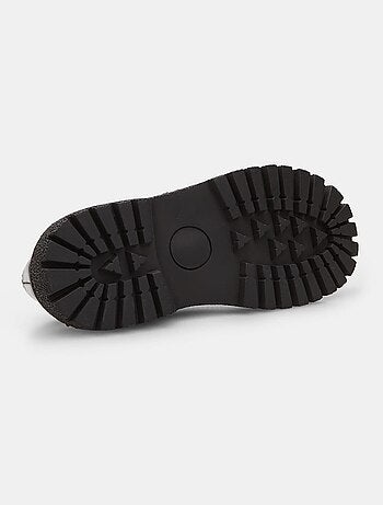 Chaussure avec semelle track bata
