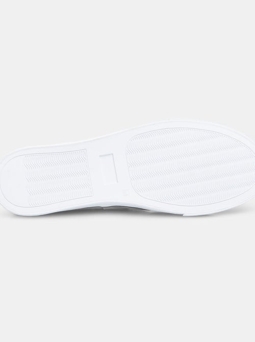 Chaussure bateau BATA - Kiabi Chaussure bateau BATA - Kiabi