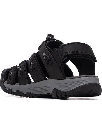 Chaussure fermeture adhérente