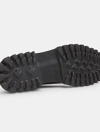 Chaussures à lacets avec semelle à crampons BATA