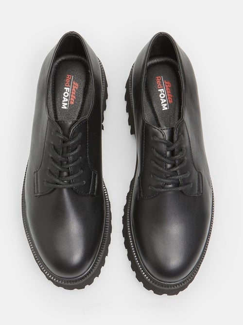 Chaussures à lacets avec semelle à crampons BATA - Kiabi Chaussures à lacets avec semelle à crampons BATA - Kiabi