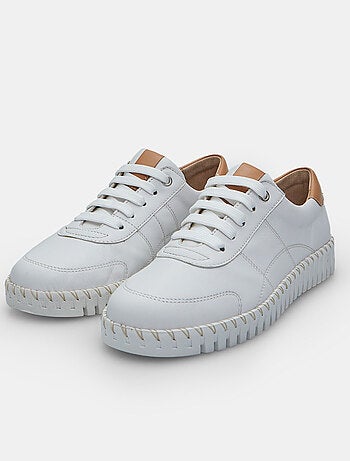 Chaussures à lacets bata