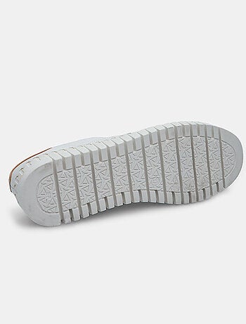 Chaussures à lacets bata
