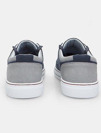 Chaussures à lacets BATA