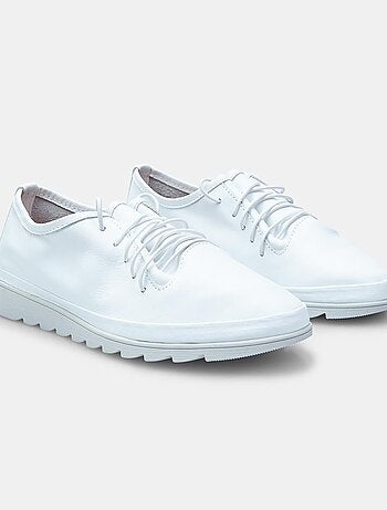 Chaussures à lacets déstructurées en cuir confortables BATA