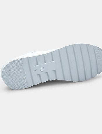 Chaussures à lacets déstructurées en cuir confortables BATA