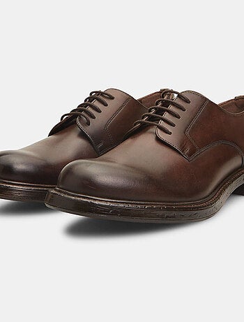 Chaussures à lacets en cuir BATA