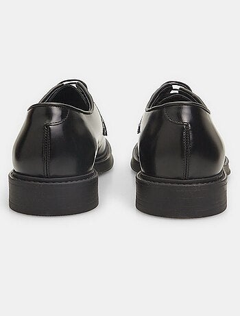 Chaussures à lacets en cuir BATA