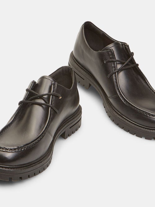 Chaussures à lacets en cuir BATA - Kiabi Chaussures à lacets en cuir BATA - Kiabi