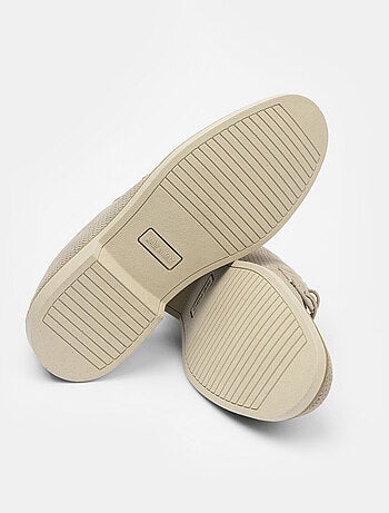 Chaussures à lacets en daim BATA