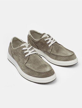 Chaussures à lacets en daim BATA