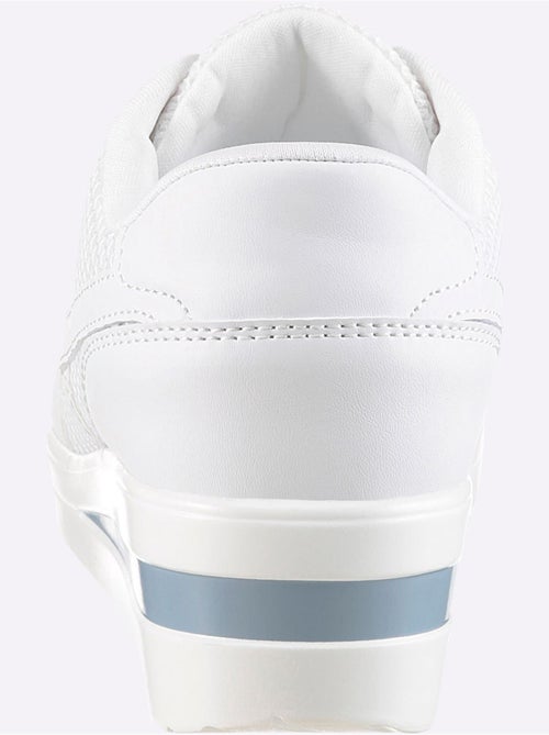 Chaussures à Lacets Superbe Mélange De Matières - Taille Standard - Helline - Kiabi Chaussures à Lacets Superbe Mélange De Matières - Taille Standard - Helline - Kiabi