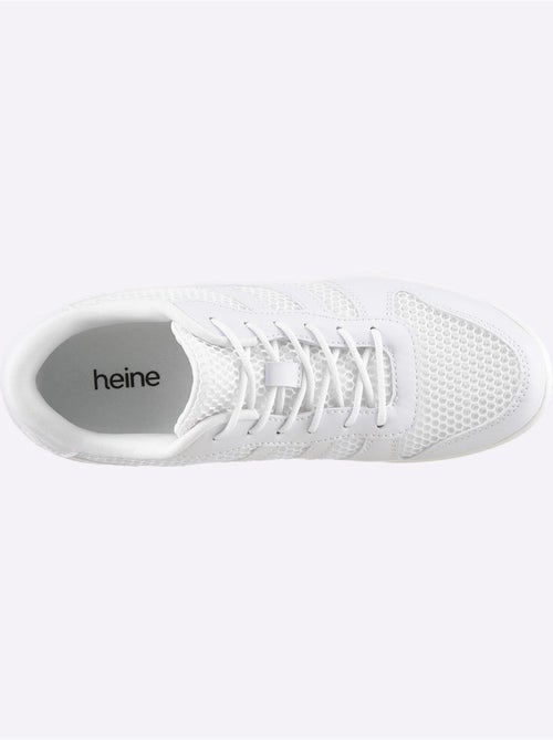 Chaussures à Lacets Superbe Mélange De Matières - Taille Standard - Helline - Kiabi Chaussures à Lacets Superbe Mélange De Matières - Taille Standard - Helline - Kiabi