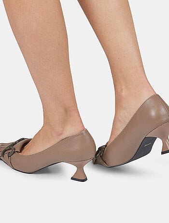 Chaussures à talons avec talon midi et barrette BATA