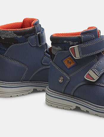 Chaussures montantes avec bandes velcro BATA
