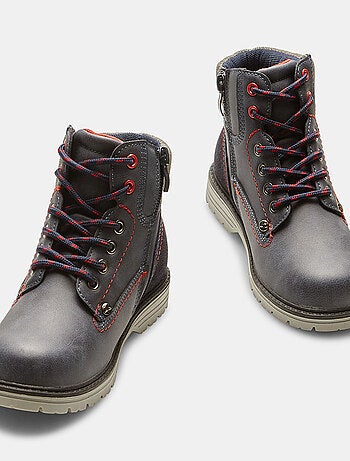 Chaussures montantes effet cuir BATA