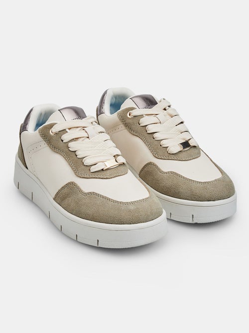 Chaussures Urban Casual  Bata à lacets - Kiabi