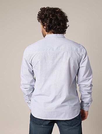 Chemise 100% coton avec imprimé géométrique régulier.
'Deeluxe'
