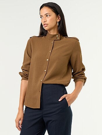 Chemise à col haut et empiècements épaules