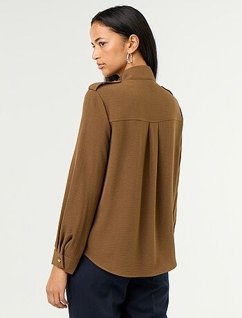 Chemise à col haut et empiècements épaules