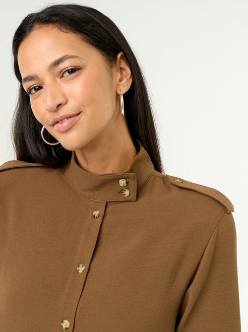 Chemise à col haut et empiècements épaules - Kiabi Chemise à col haut et empiècements épaules - Kiabi