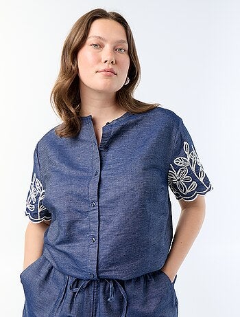 Chemise à manches brodées