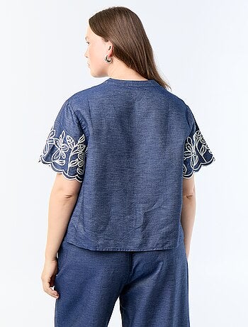Chemise à manches brodées