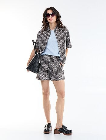 Chemise à manches courtes avec broderies