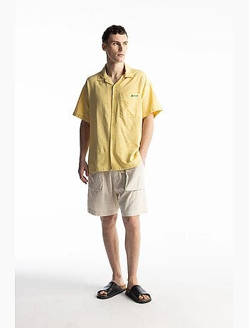 Chemise à manches courtes boutonnée en lin mélangé avec poche giesto