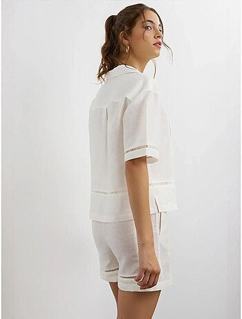 Chemise à manches courtes en lin avec détails découpés