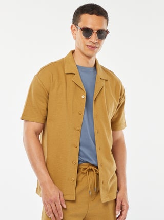 Chemise à manches courtes et col polo